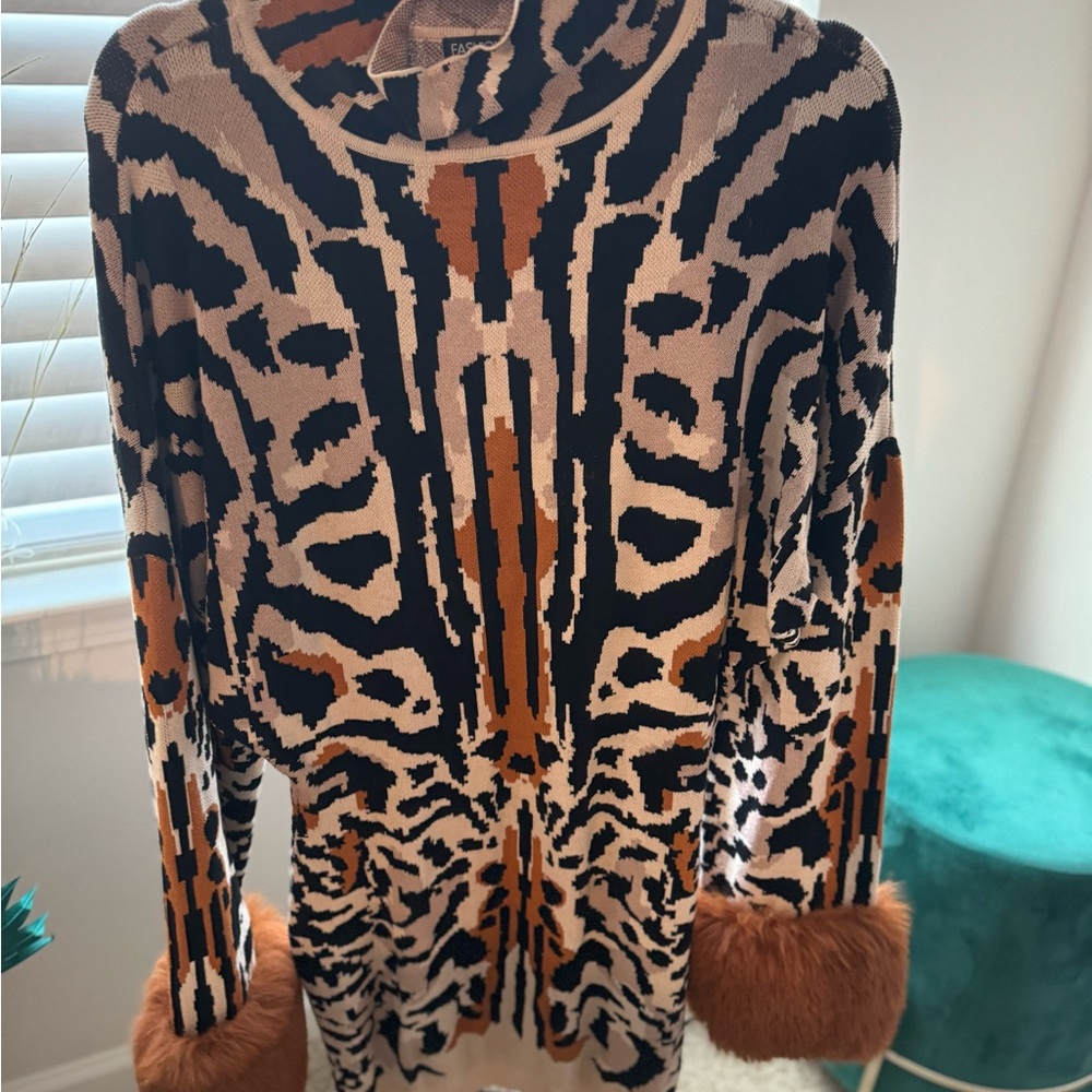Dress - Picture 2 of 2